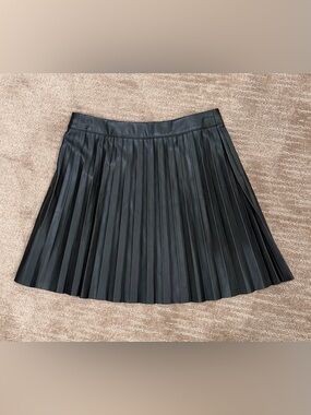 Steve Madden Black Pleated Mini Skirt